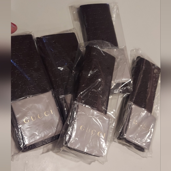 Gucci😊case reading glasses new sale is for ONE - Picture 4 of 9